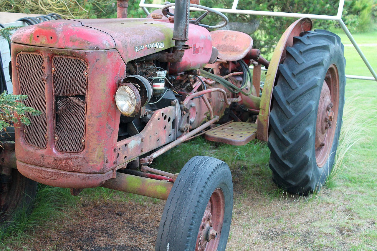 old tractor scrap old free photo