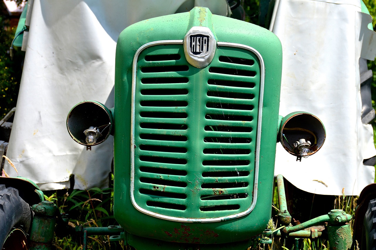 old tractor tractor bulldog free photo