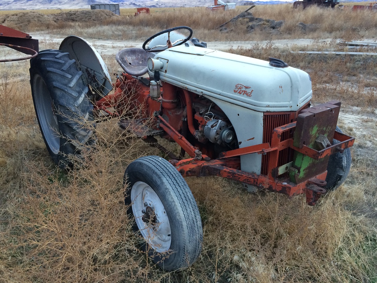 old tractor ford farm free photo