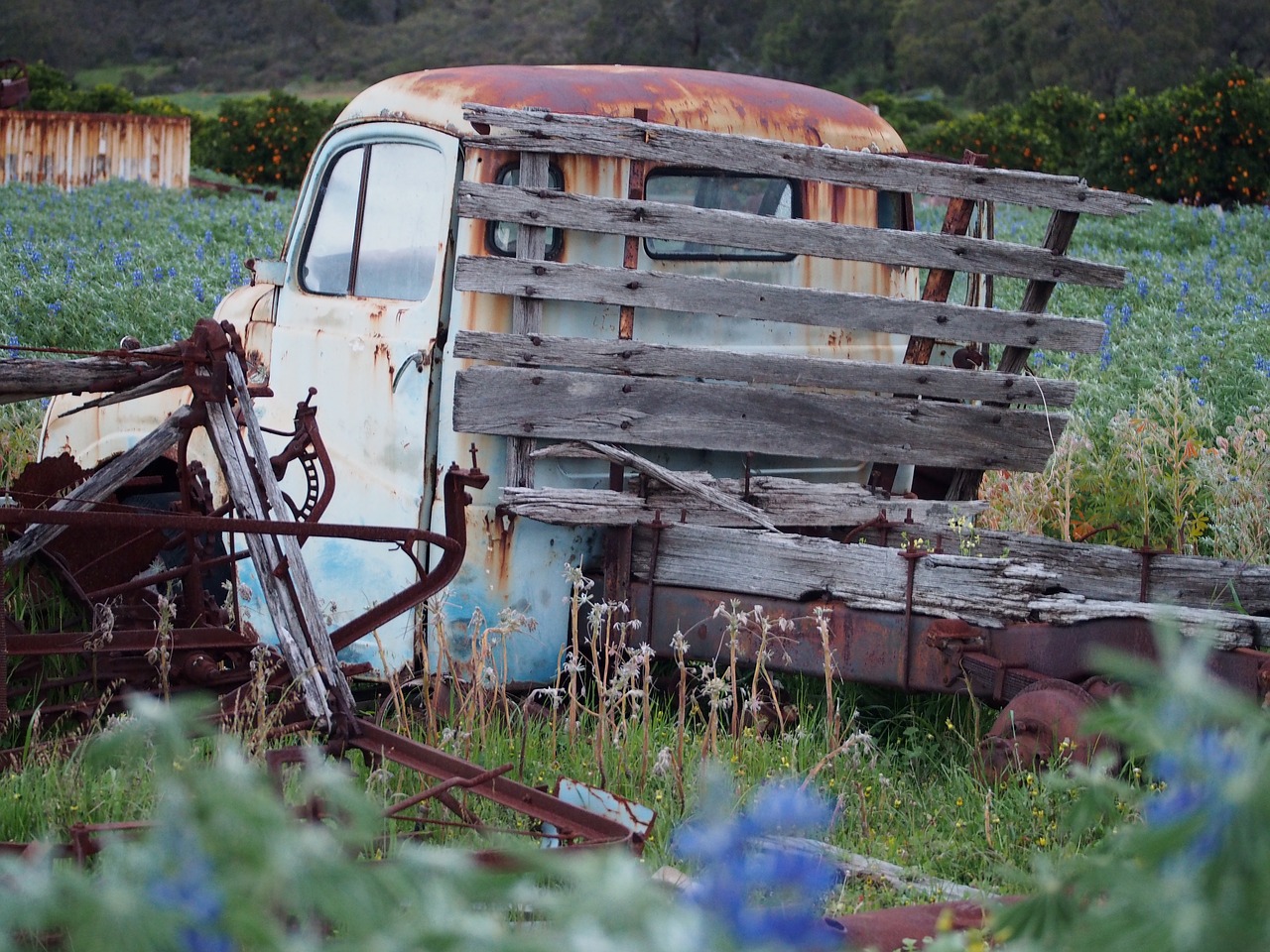 old truck  rusty  abandoned free photo