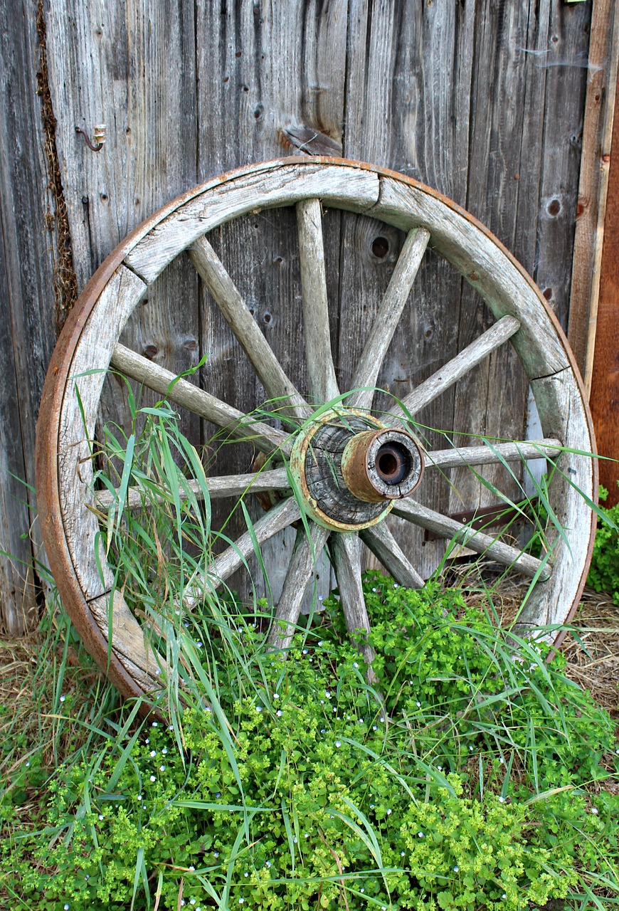old wagon wheel wooden wheel wood free photo