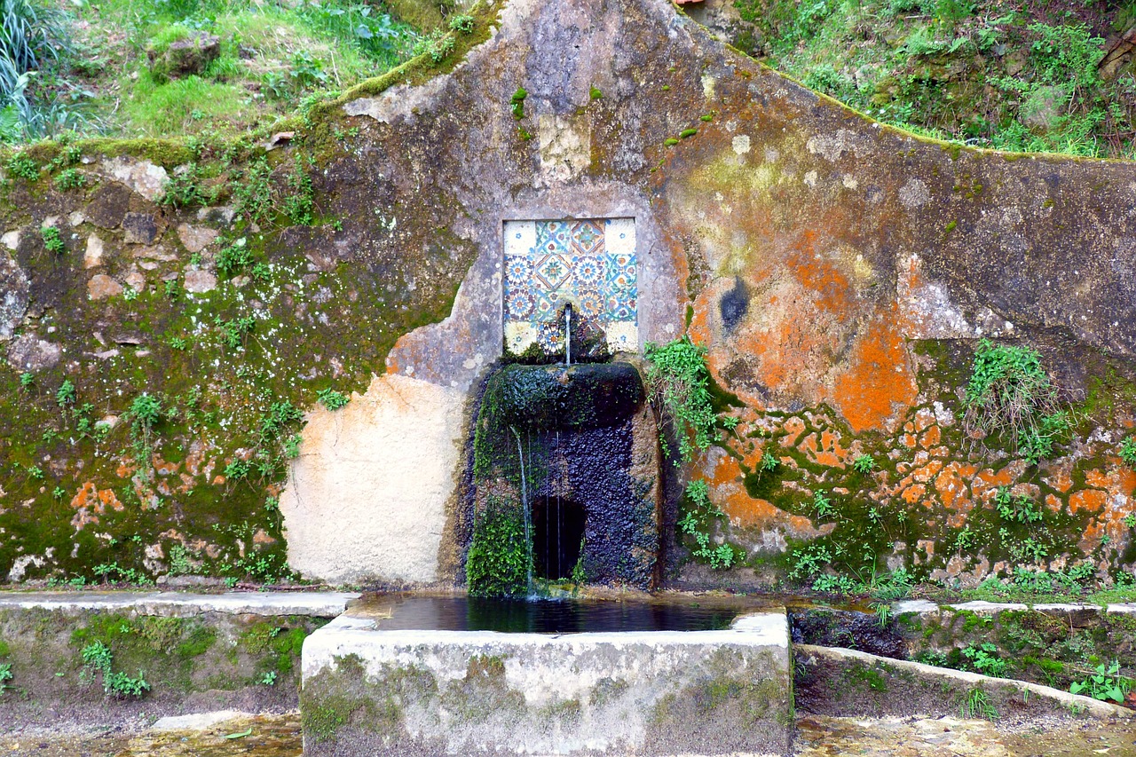 old well weathering fountain free photo