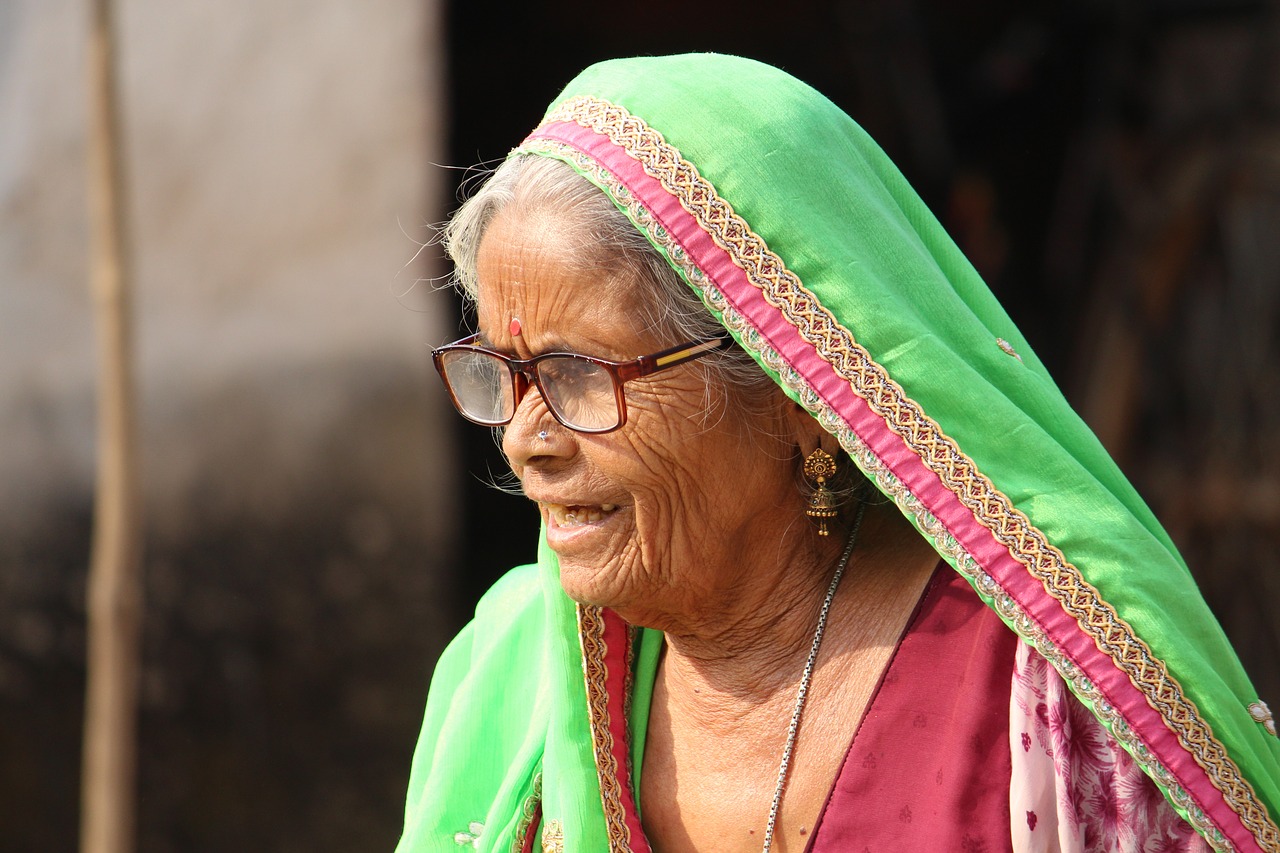 old women  old lady  old free photo