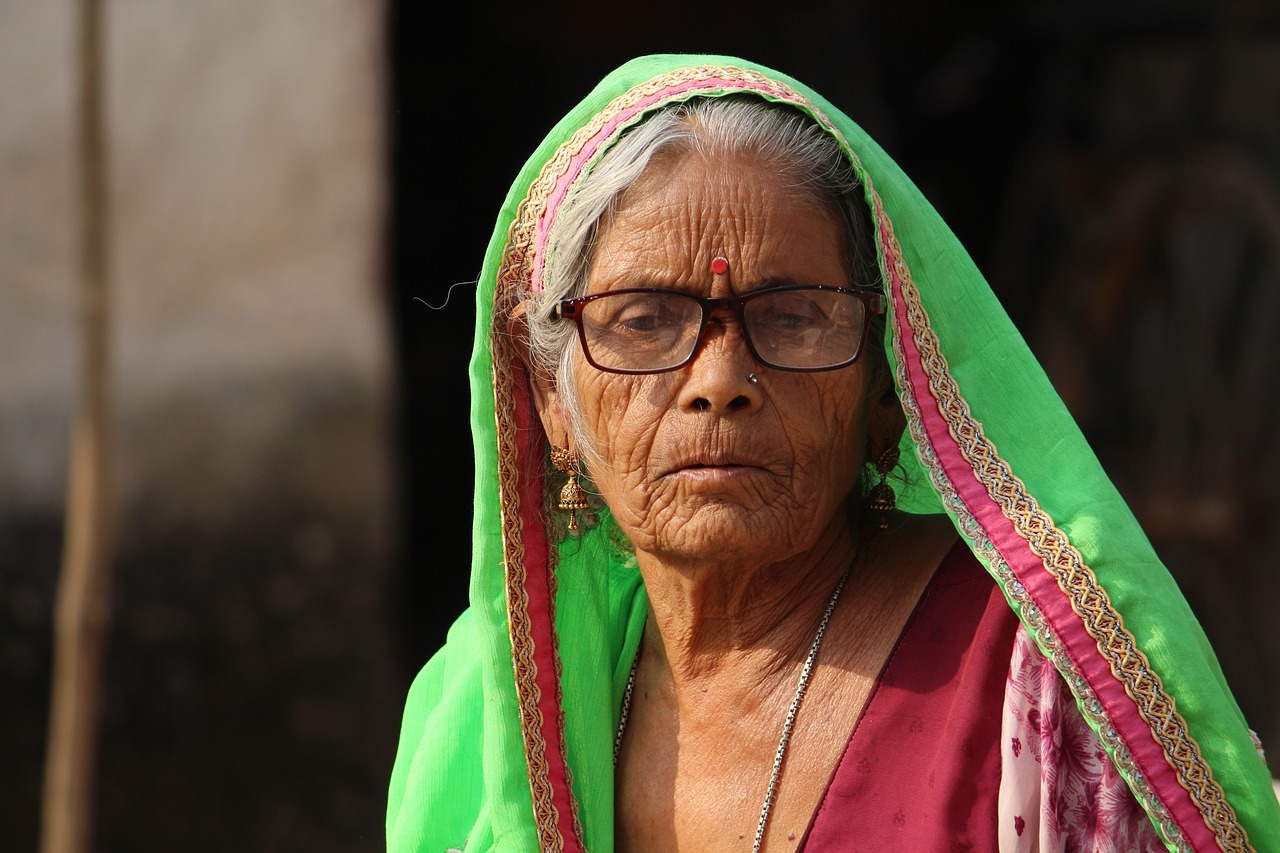 old women  old lady  old free photo