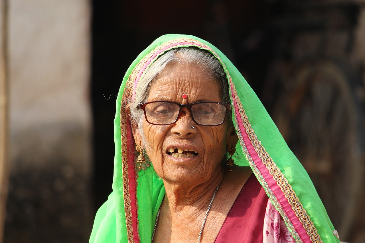 old women  old lady  old free photo