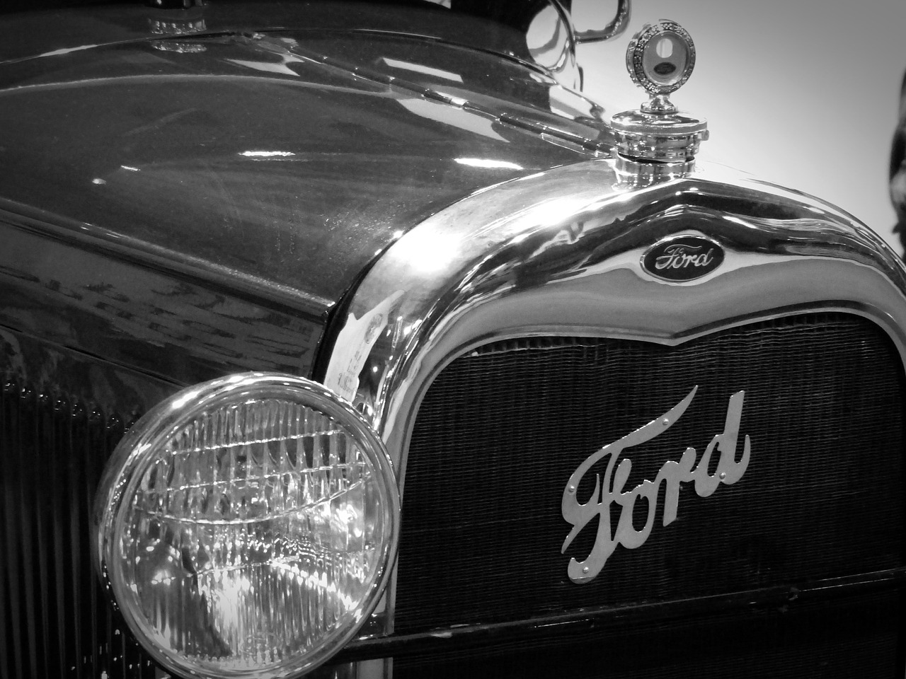 oldtimer ford spotlight free photo