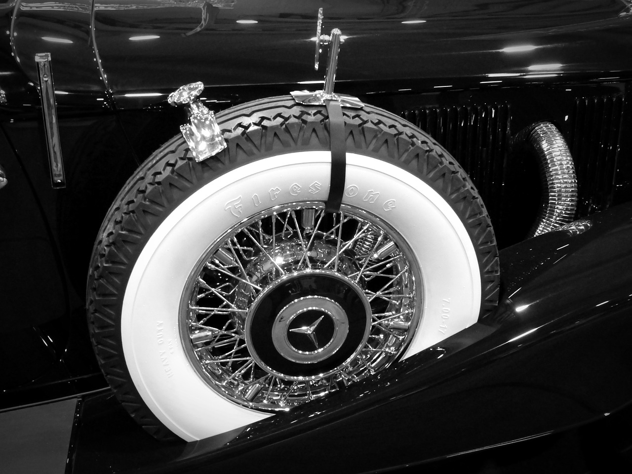 oldtimer spare wheel mercedes free photo