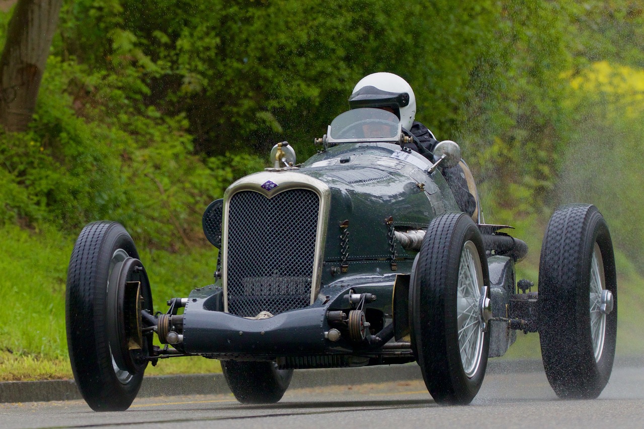 oldtimer racing car wet free photo