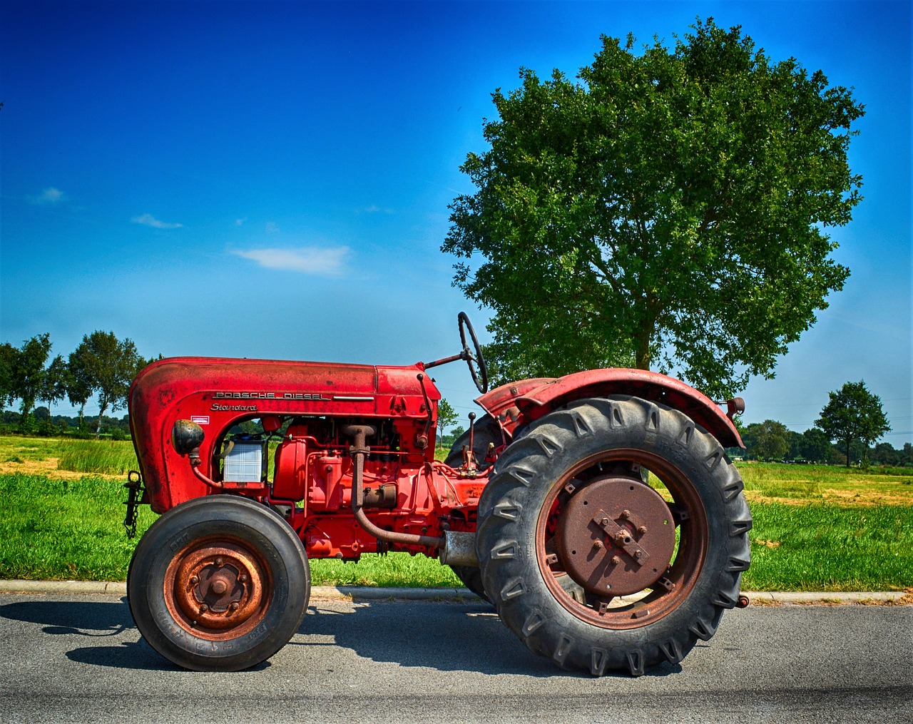 oldtimer  tractors  tractor free photo