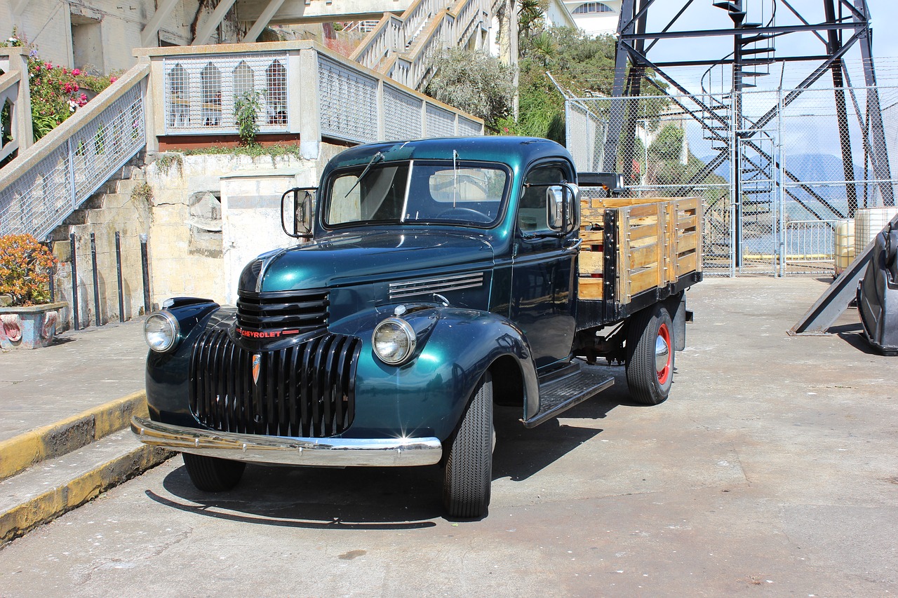 oldtimer  truck  historically free photo