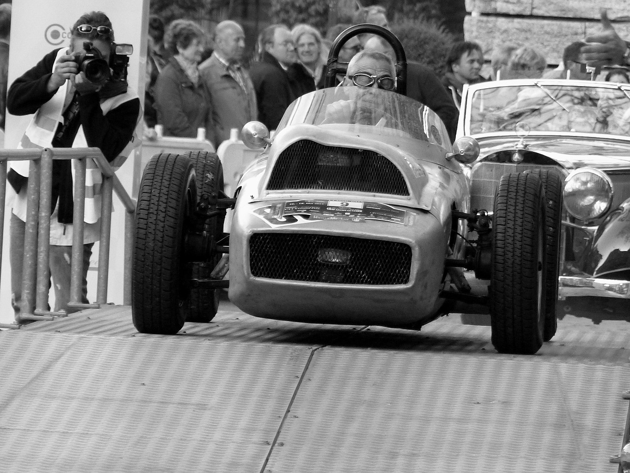 oldtimer racing car automotive free photo