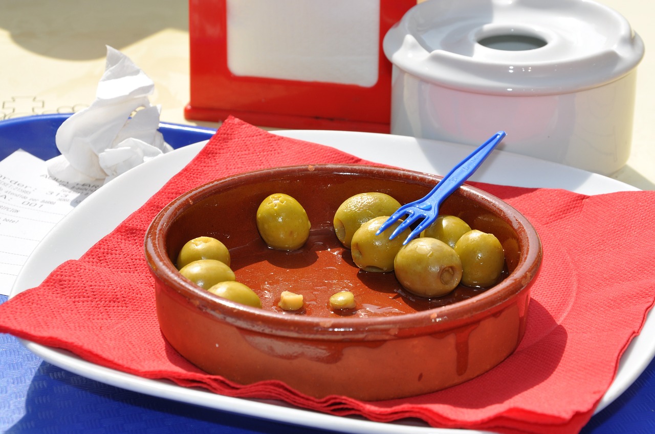 olives snack plate free photo
