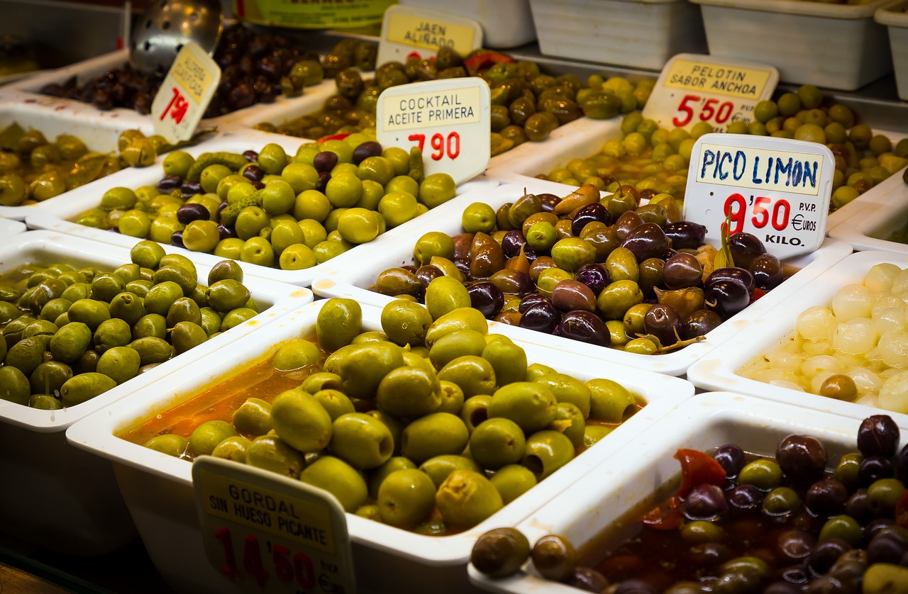 olives oil market free photo