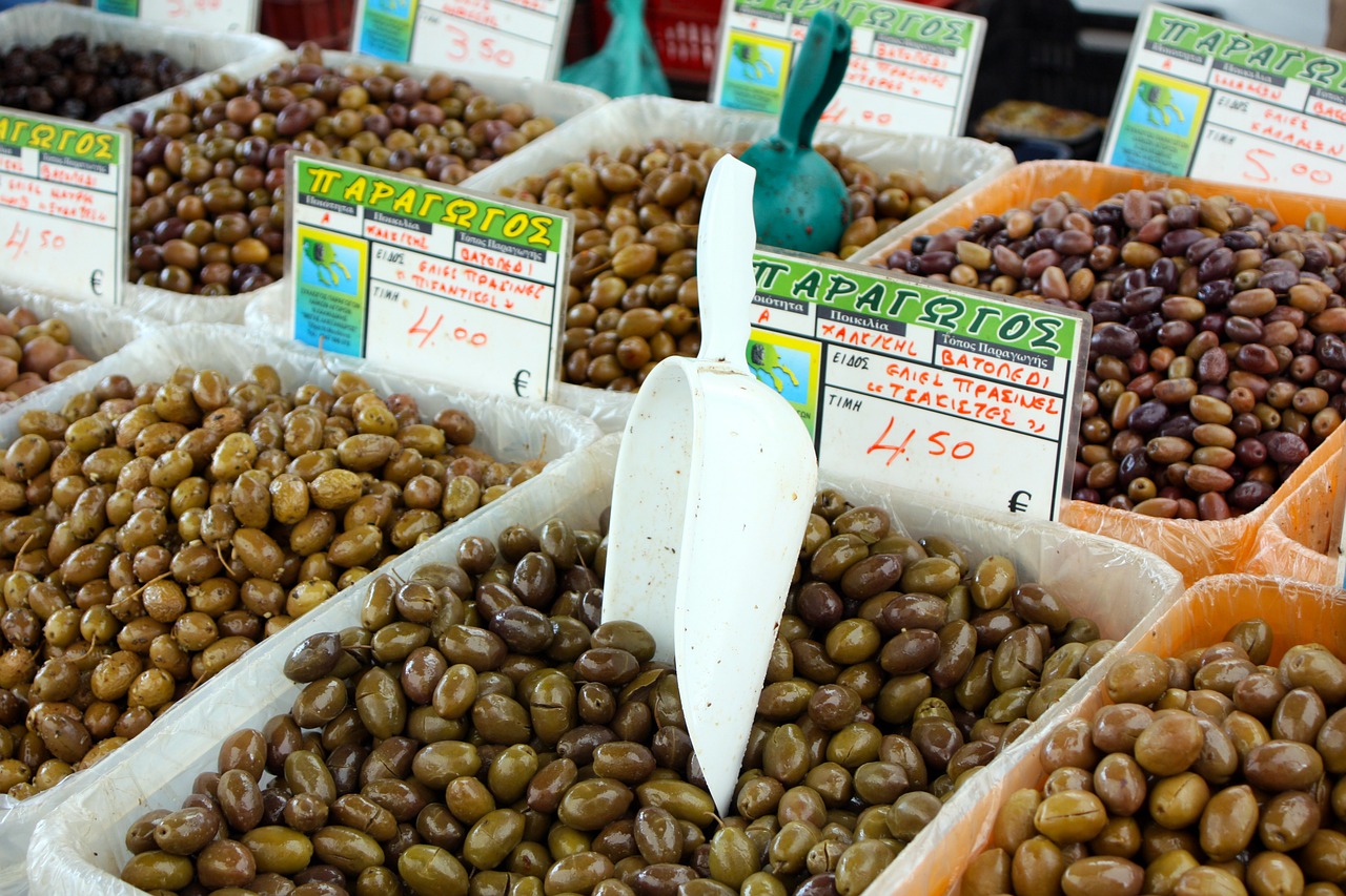 olives olive oil market free photo