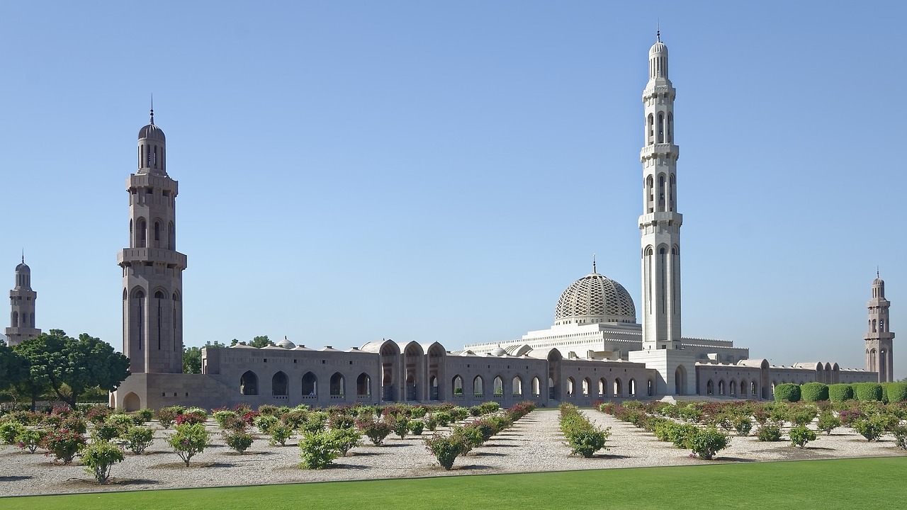 oman muscat sultan qaboos grand mosque free photo