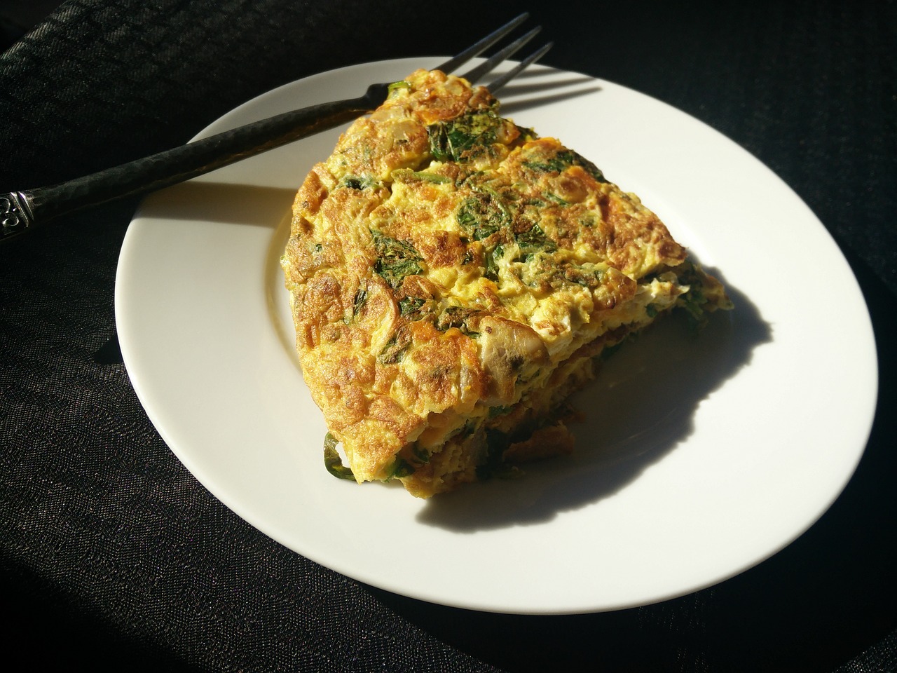 omelette eggs fork free photo