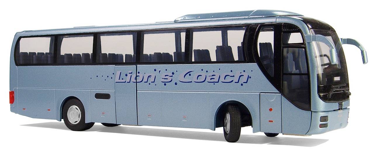 one lion's coach buses free photo