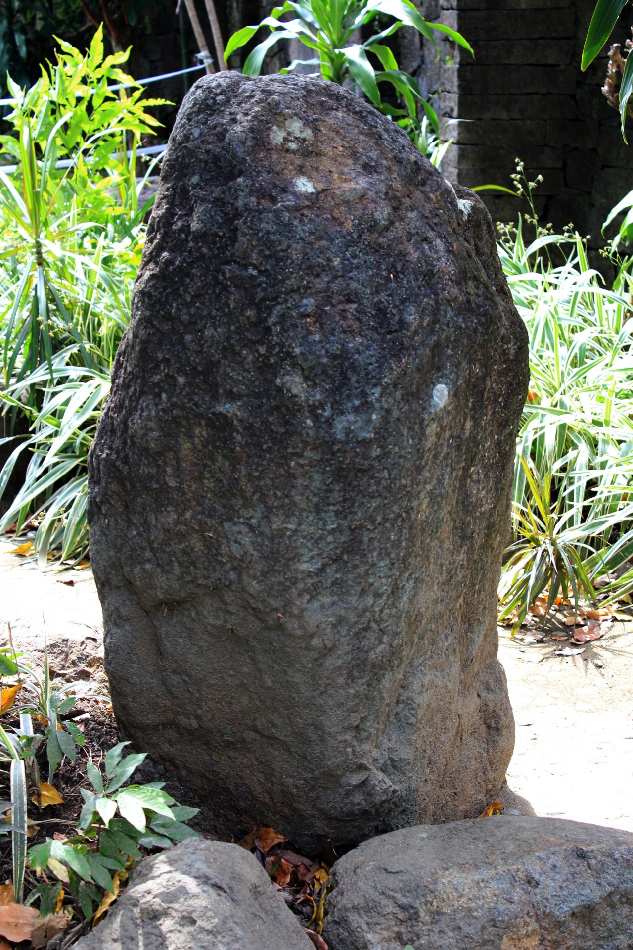 one big stone stone stand stone free photo