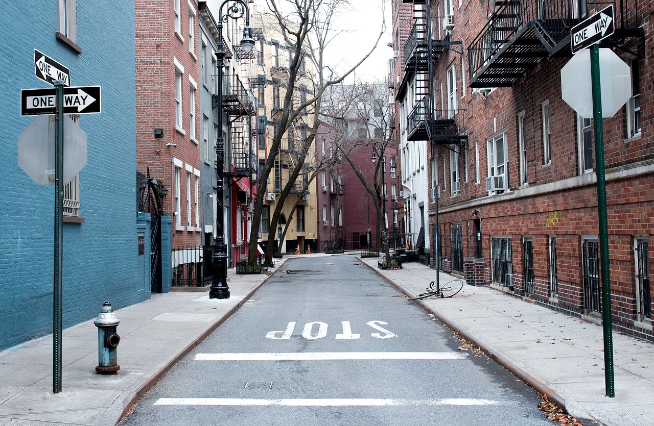 one way pavement town free photo