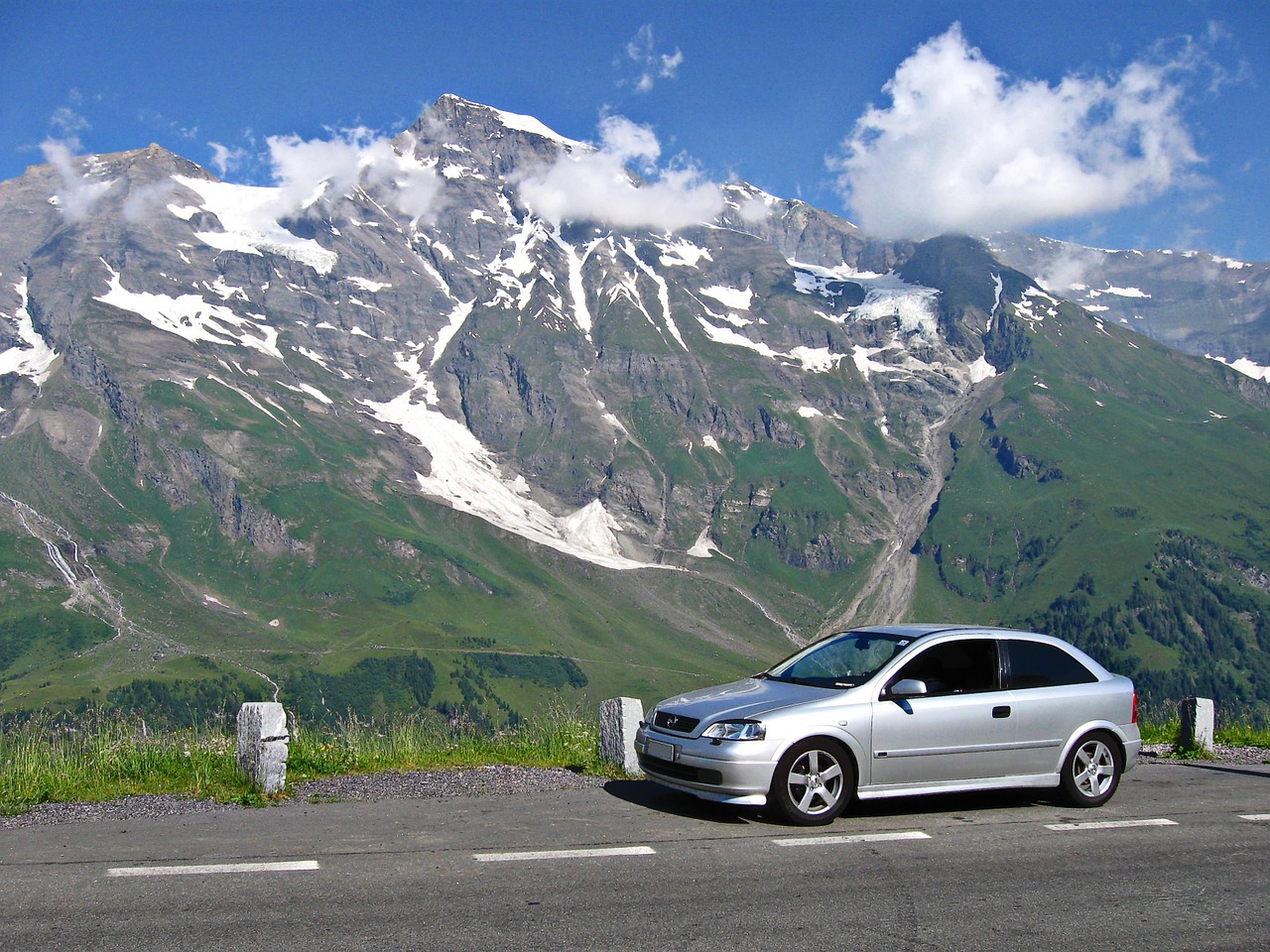 opel car astra free photo