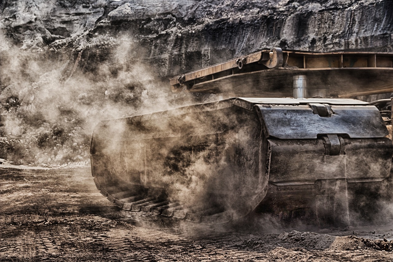 open pit mining  tracked vehicle  carbon free photo
