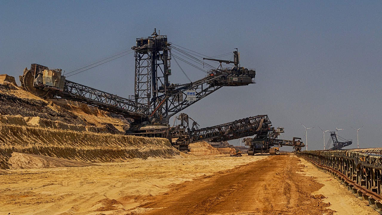 open pit mining  tracked vehicle  carbon free photo