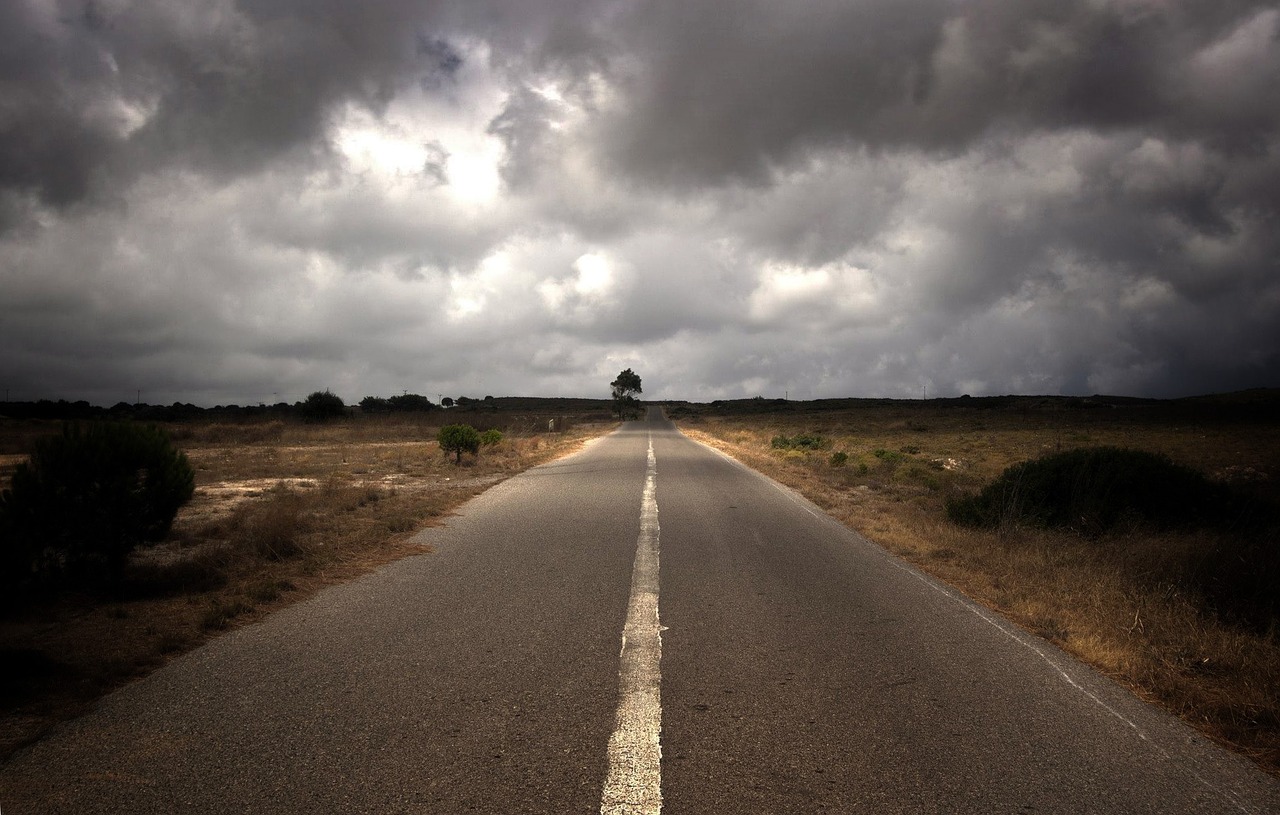 open road road cloudy free photo