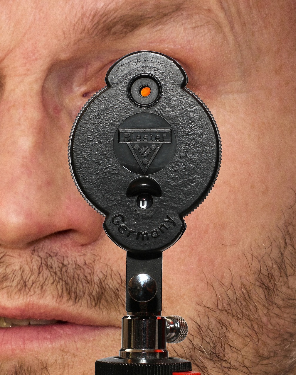 ophthalmoscope eye background investigation medical free photo