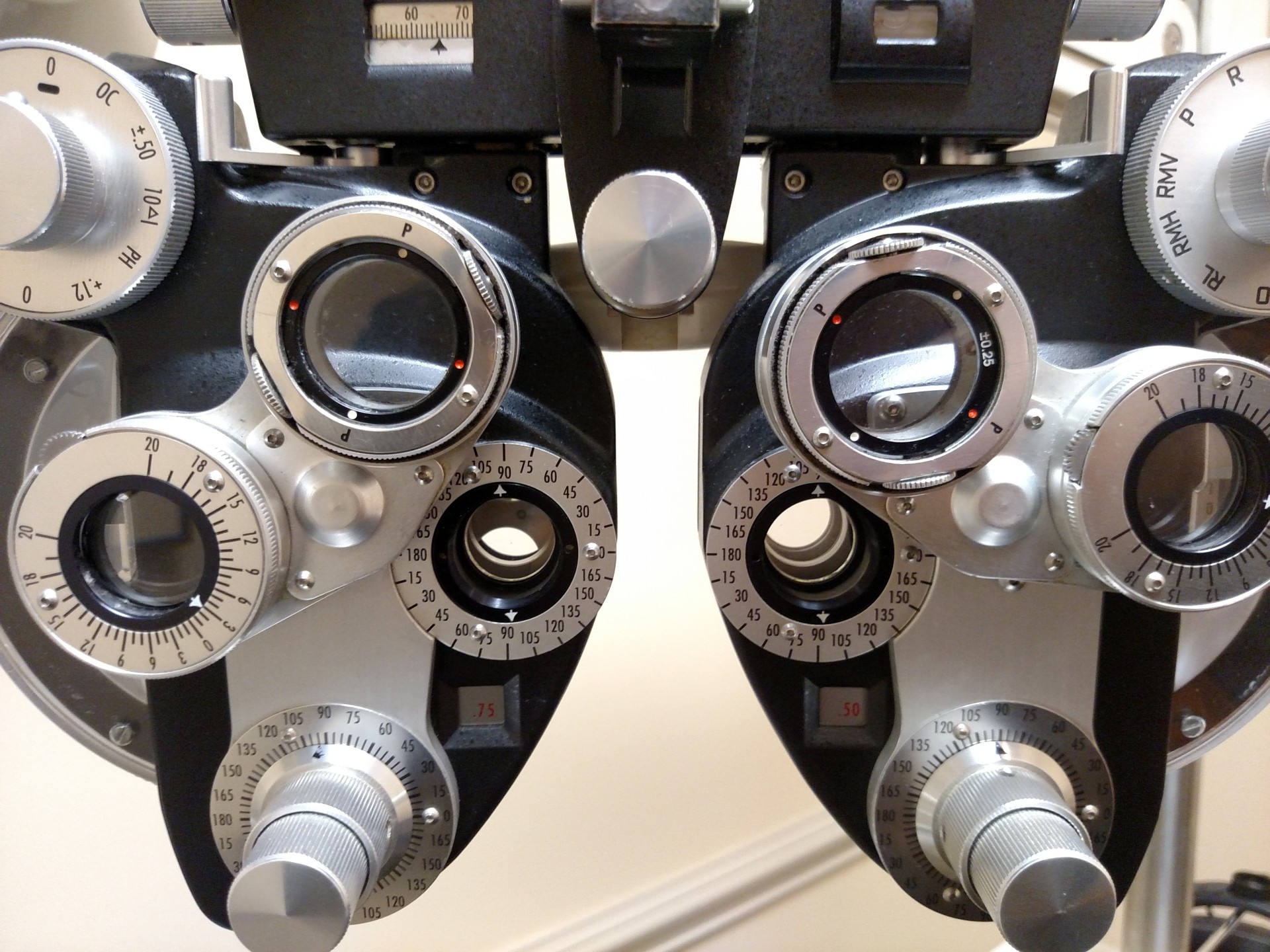 eye optometrist optician free photo