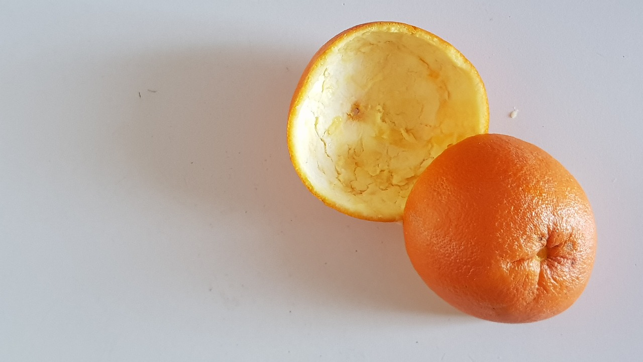 orange  peel  scorza free photo