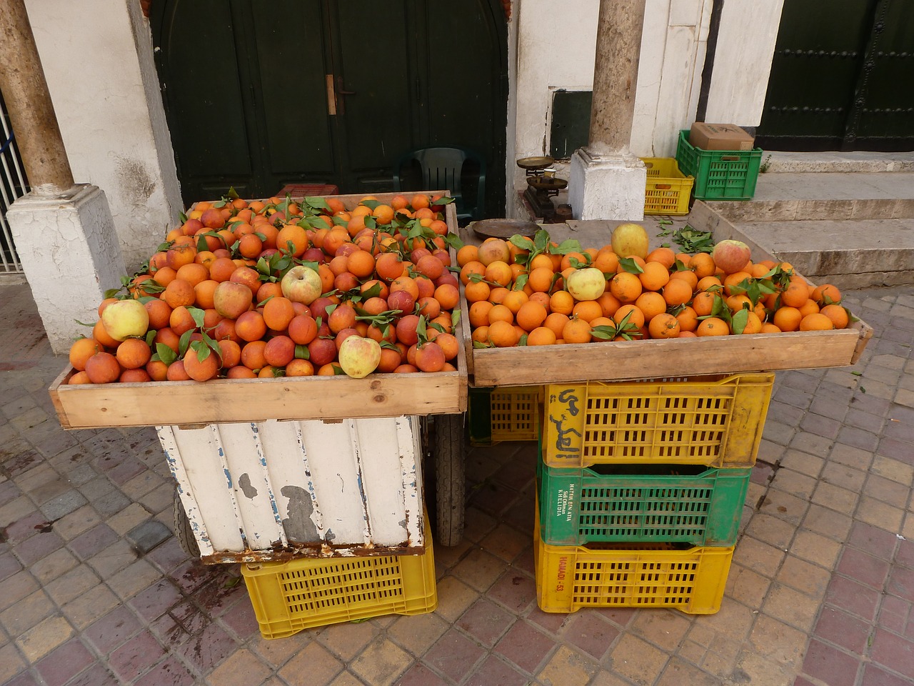 oranges crates stall free photo
