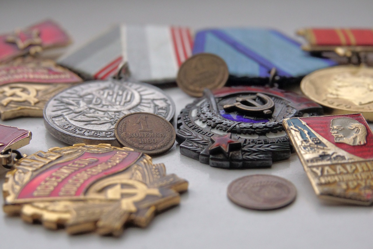 order  medal  price free photo