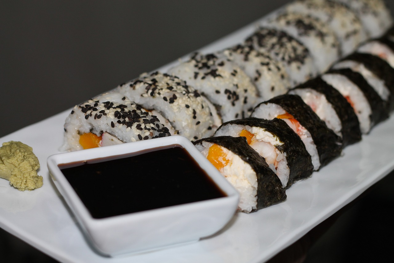 oriental cuisine sushi makizushi free photo