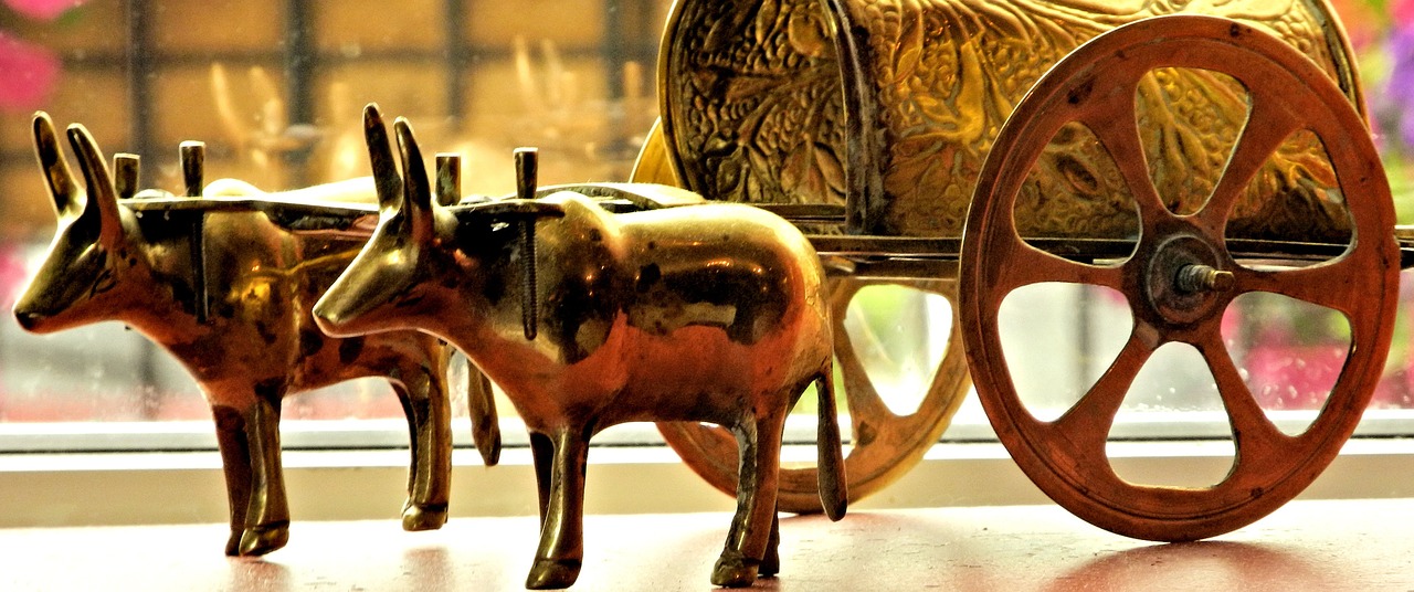 ornamental oxen cart metal india free photo