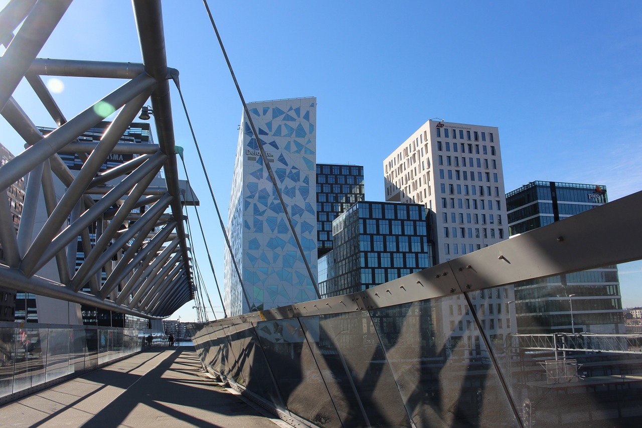 oslo bjørvika acrobat bridge free photo