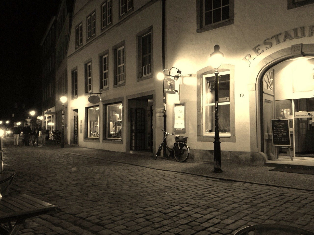 osnabrück alley evening free photo