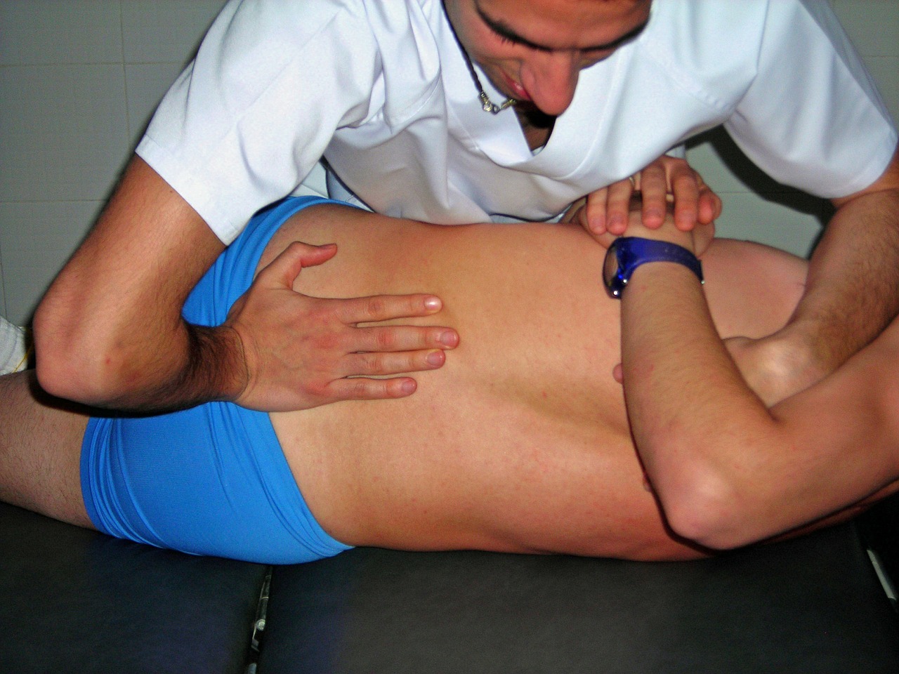 osteopathy handling therapy free photo