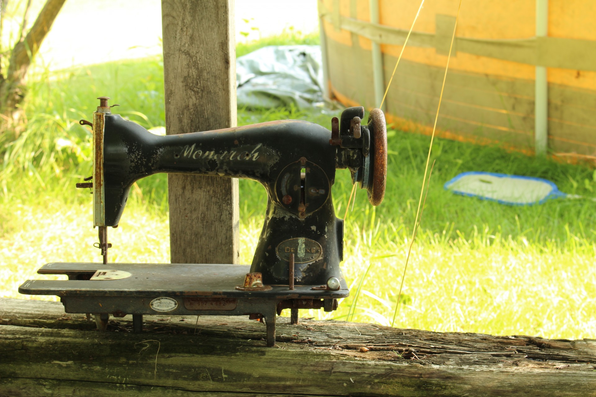 outdoor sewing machine free photo