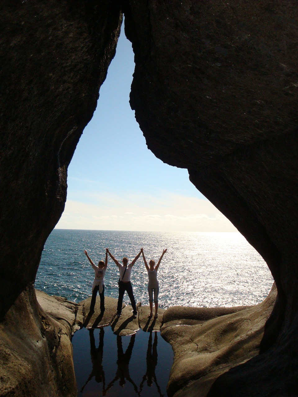 outdoors water rock free photo