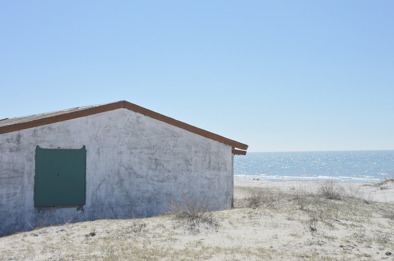 outdoors empty house free photo