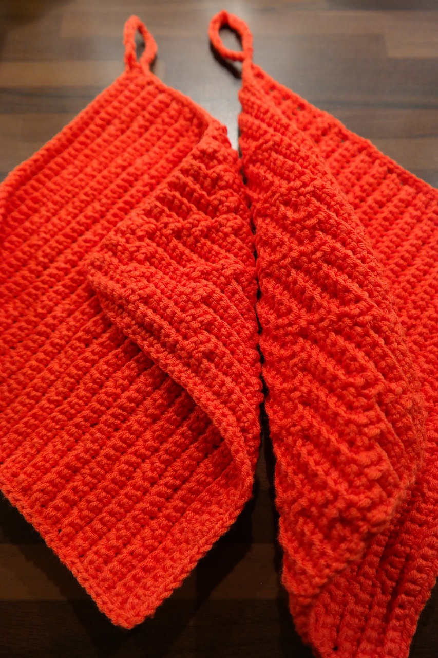 oven mitts red crochet free photo