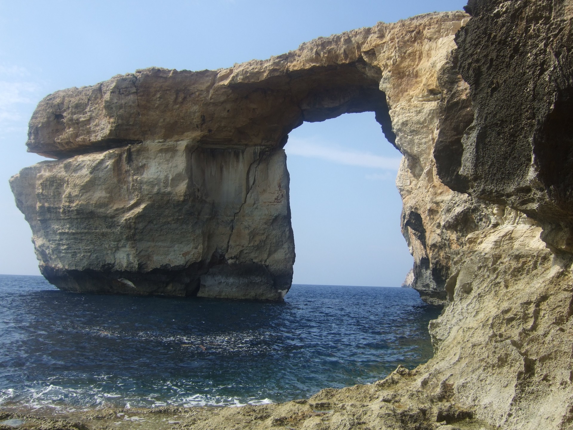 malta rock overhang free photo