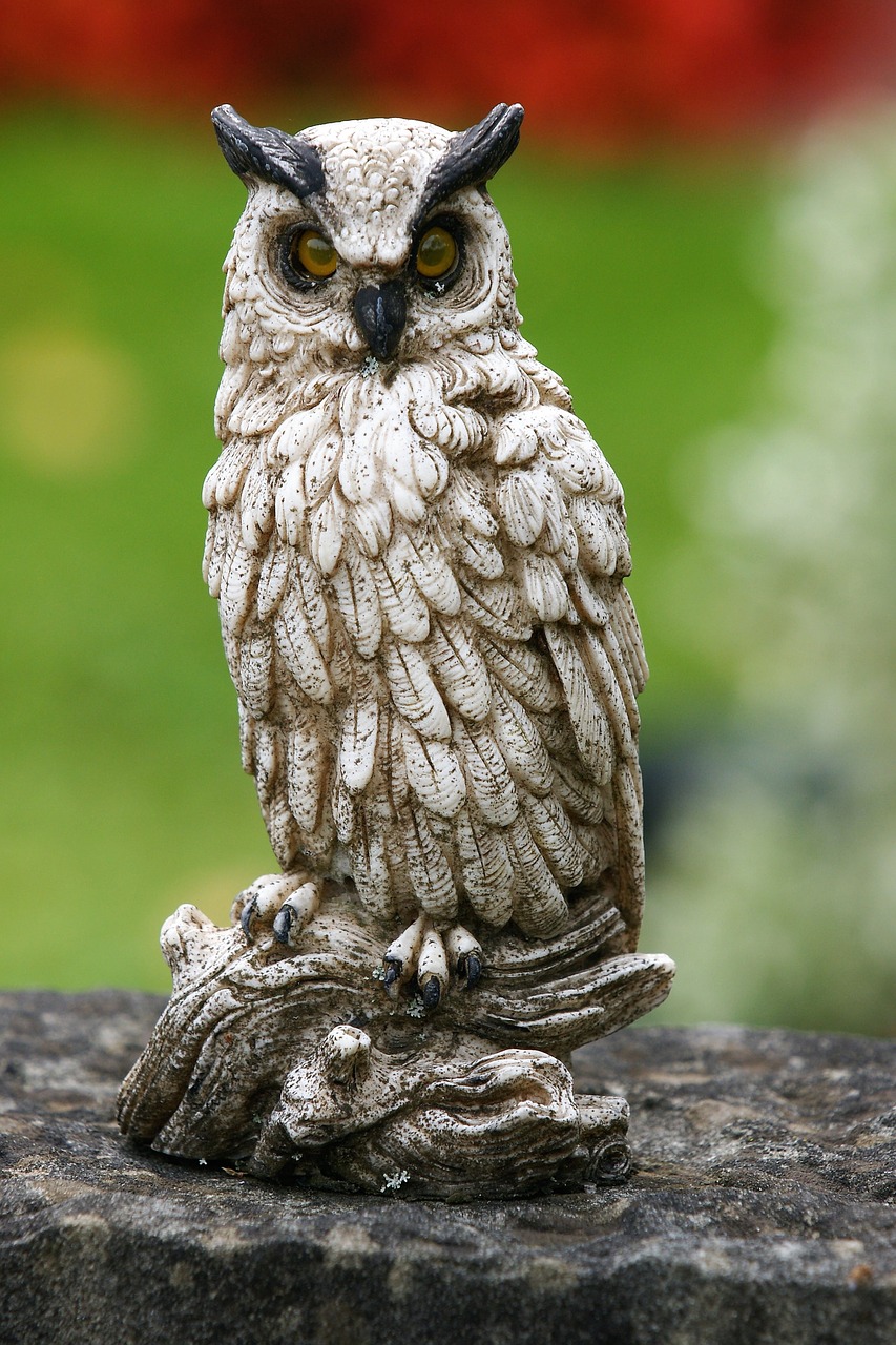 owl sculpture art free photo