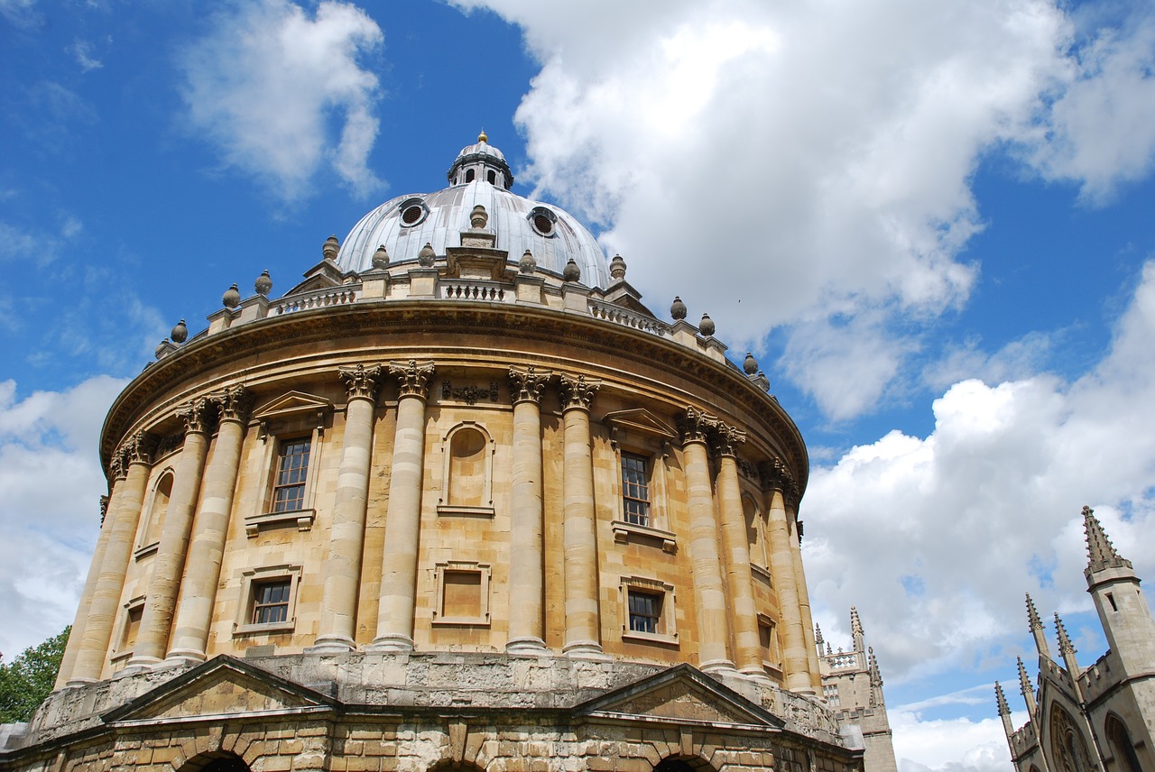 oxford university red cliff free photo