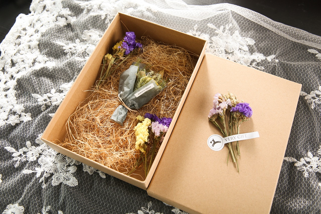 packaging flower gift free photo