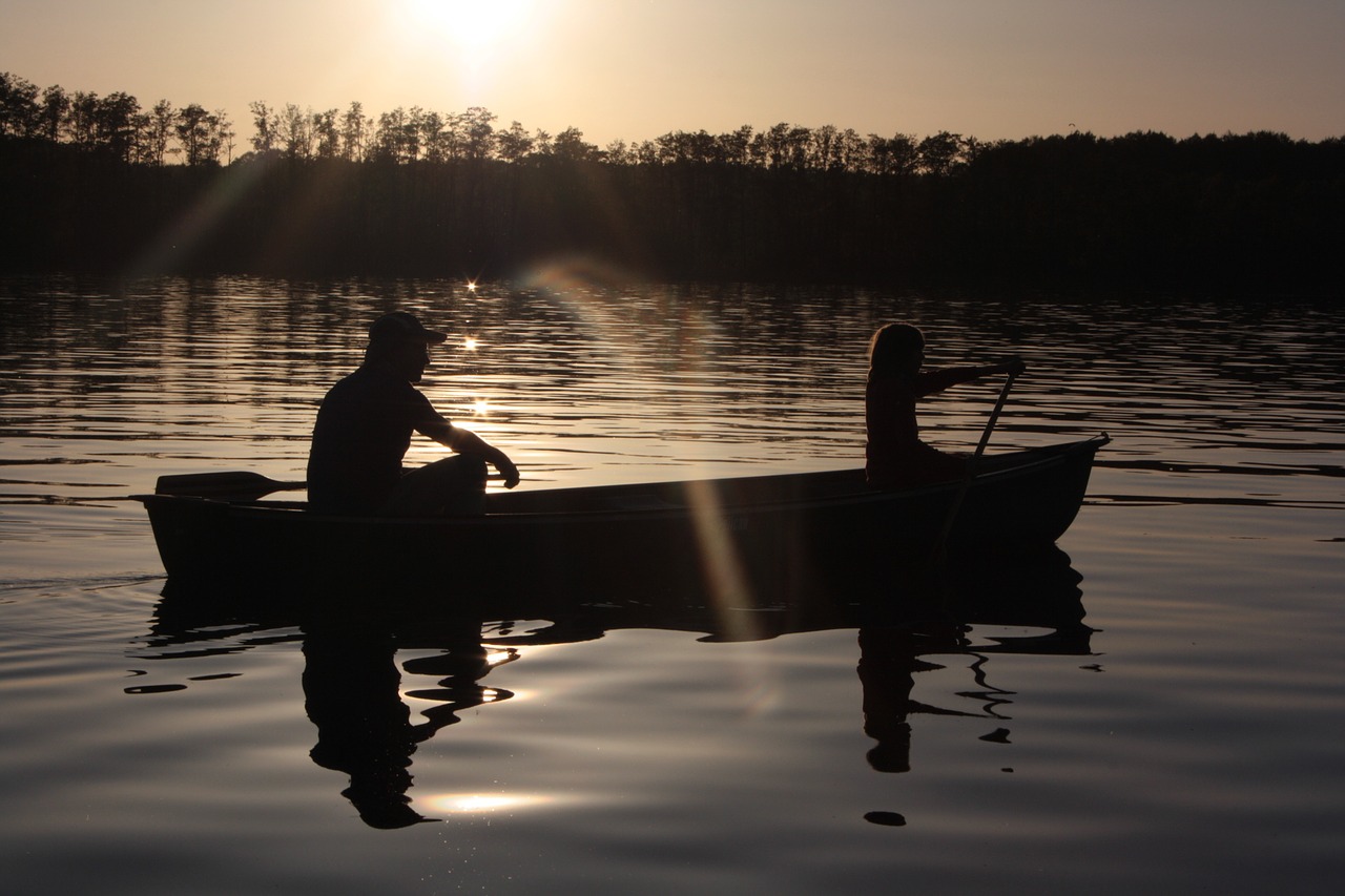 paddle canoeing water free photo