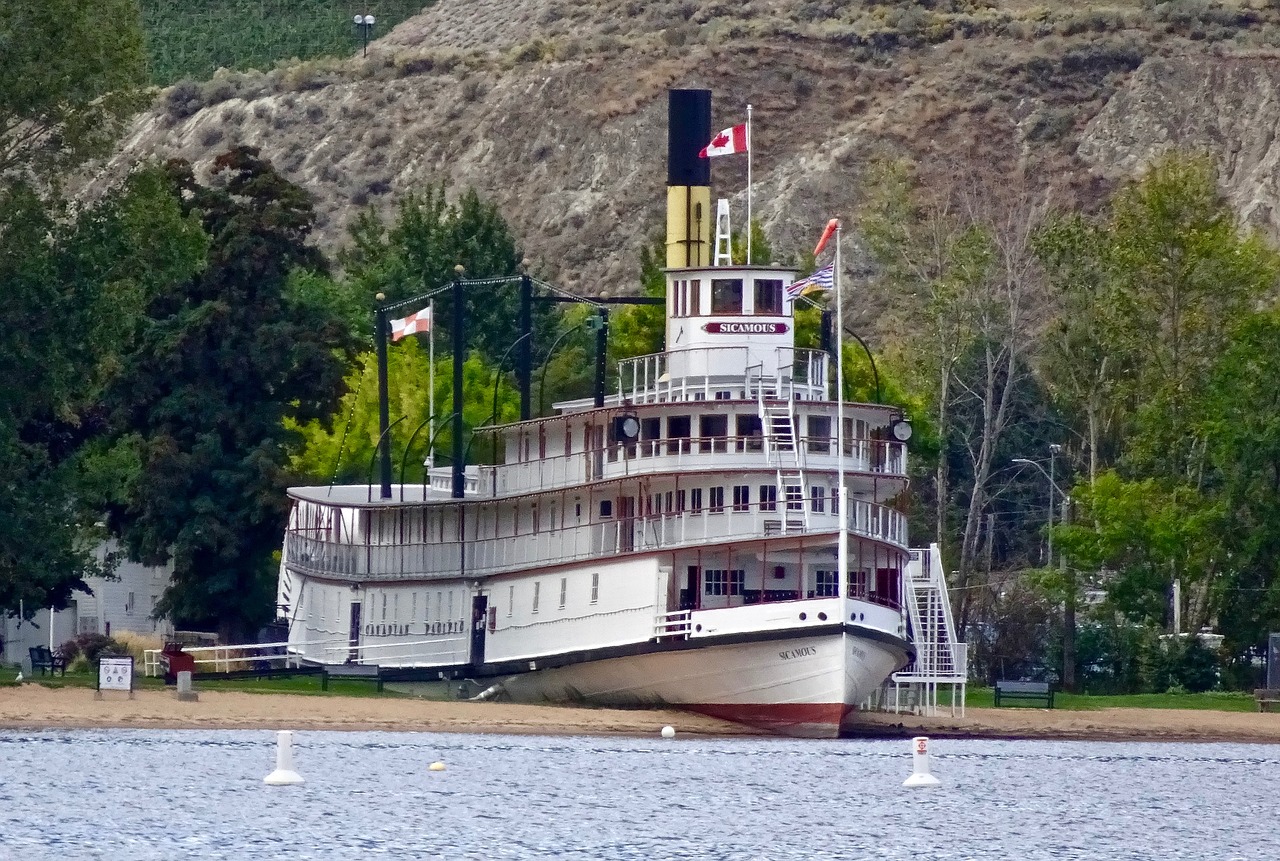 paddle boat steamer ss sicamous free photo