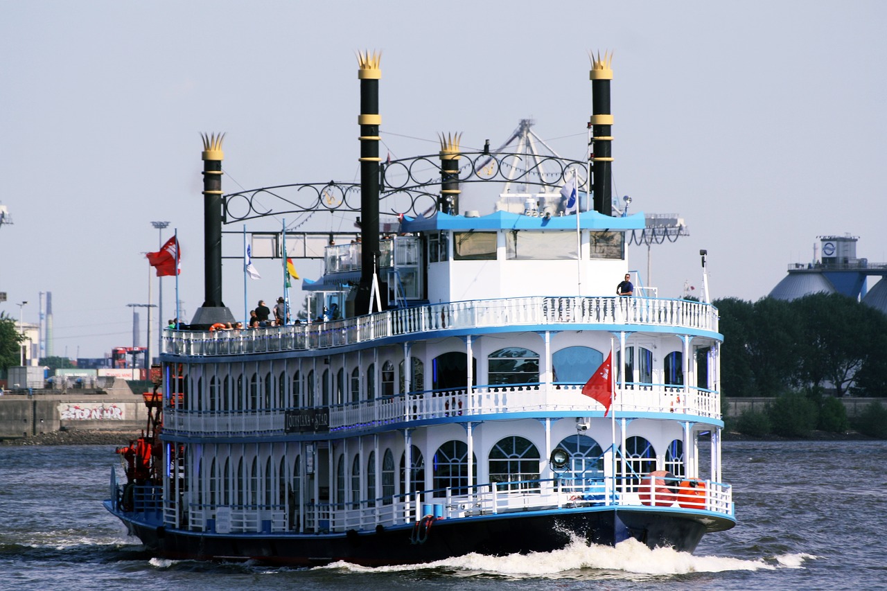 paddle steamers  hamburg  hanseatic city of hamburg free photo