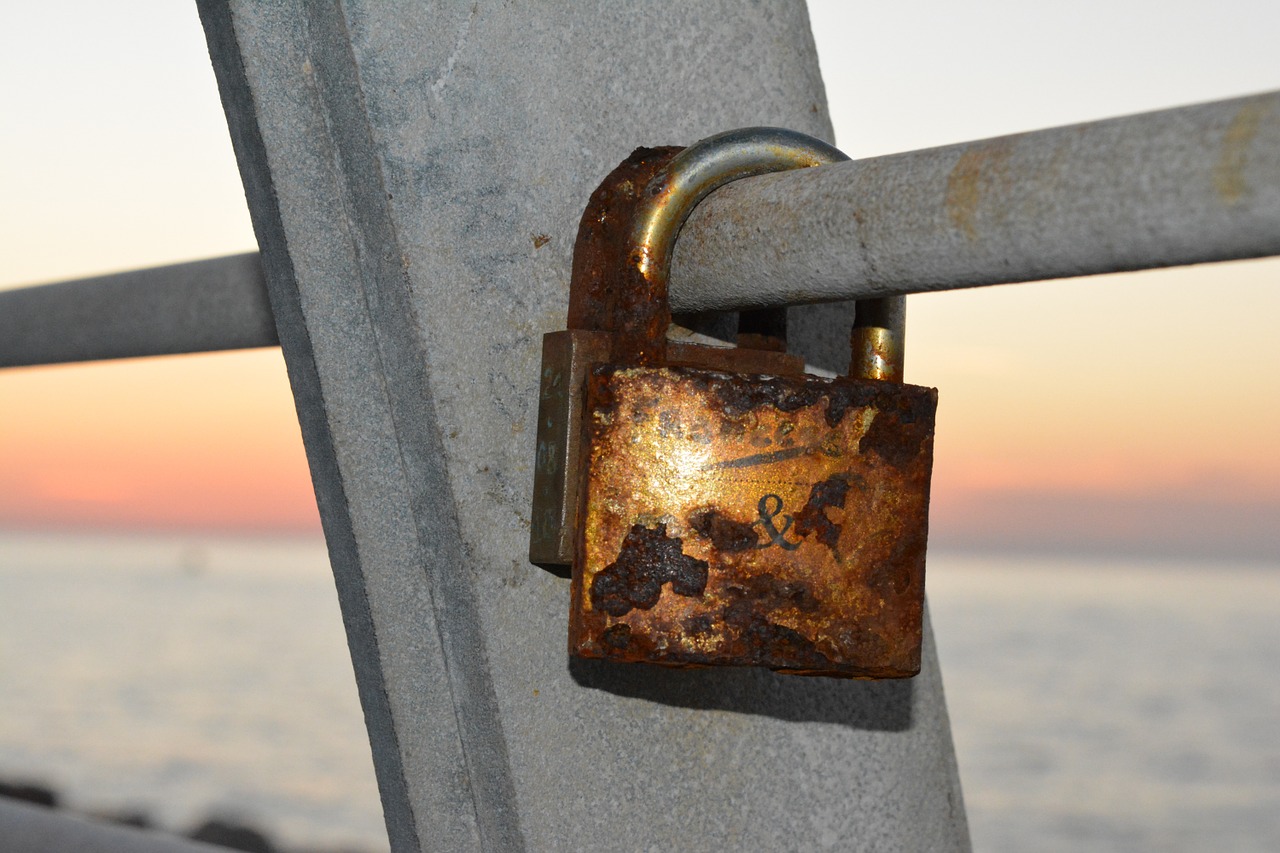 padlock love rust free photo