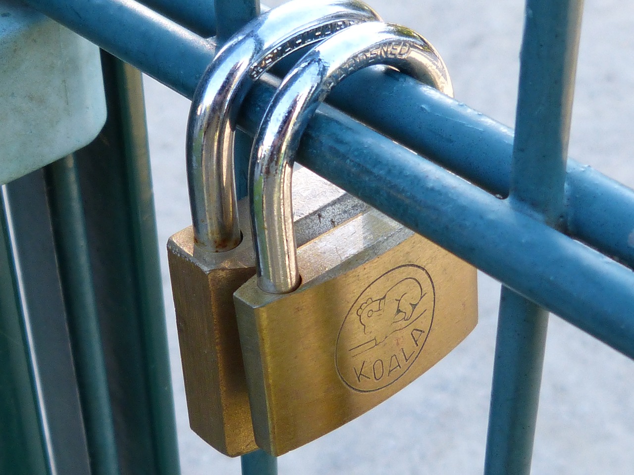 padlock fence castle free photo